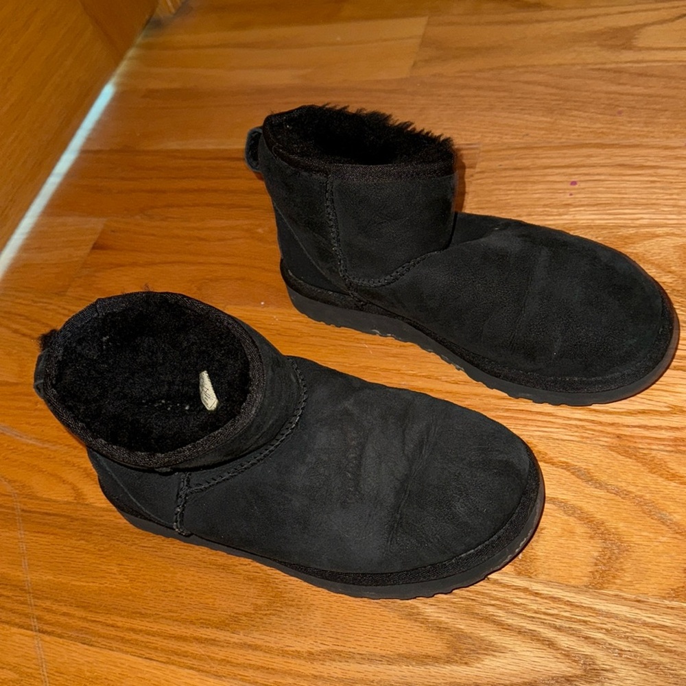 UGG Women’s Classic Mini II Black Boots Size 6
